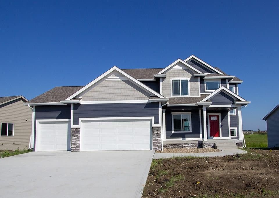 1st image of 2112 NW Reinhart Dr