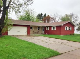 2309 11th St S, Moorhead, MN 56560