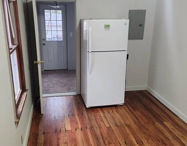 112 S Orchard St — Photo 4