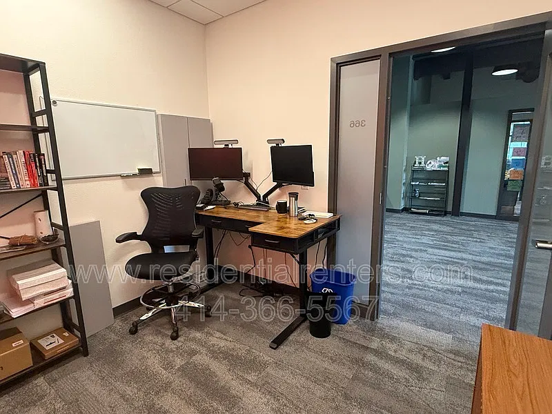Studio, 1.0 bath, 120 sqft, $575 — Photo 4