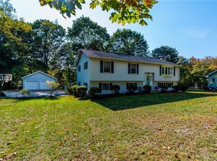 126 Rope Ferry Rd, Waterford, CT 06385