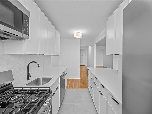 3rd image of 445 W 240th St APT 5N