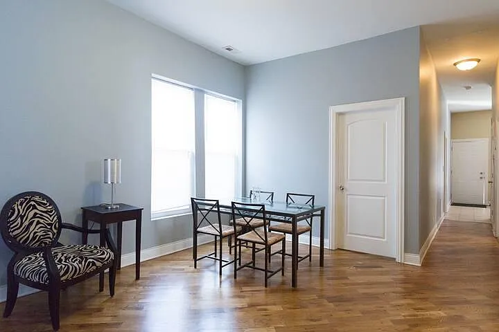 4 bed, 1300 sqft, $2,400 — Photo 2