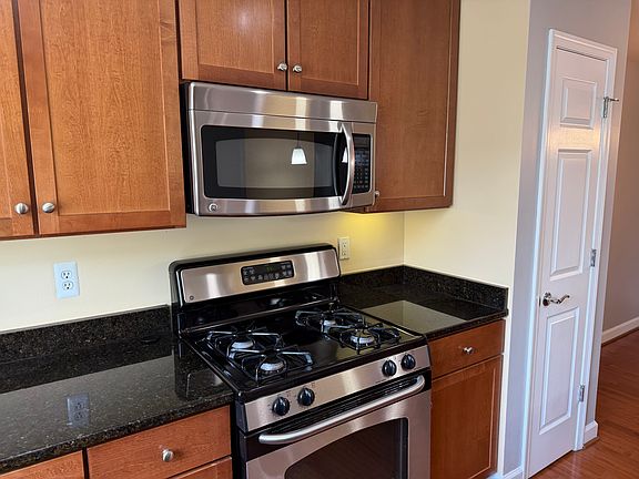 3rd image of 4091 S Four Mile Run Dr Unit 302