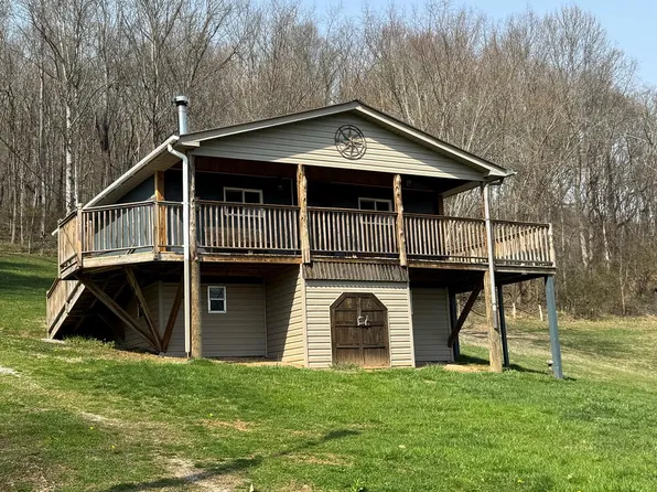 3839 Roundtop Cir, Saltville, VA 24370