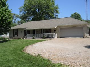 40 Cullison Ln, Hillsboro, IL 62049