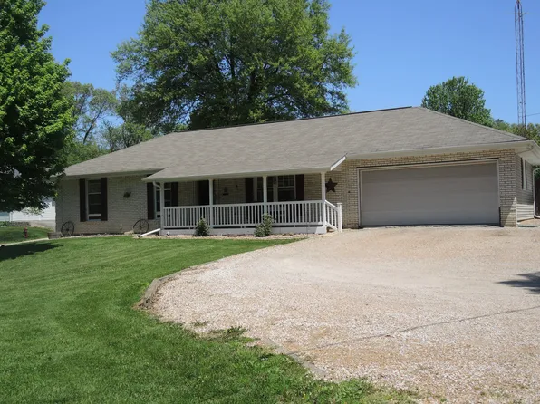 40 Cullison Ln, Hillsboro, IL 62049