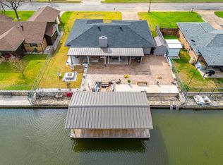 306 Tahiti Dr, Granbury, TX 76048