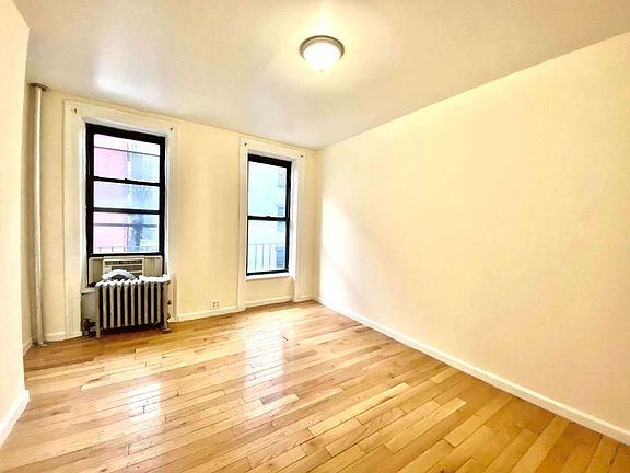 3rd image of 1576 3rd Ave APT 5