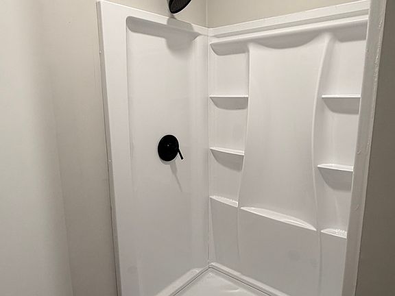 4th image of 344 Blackstone St #3