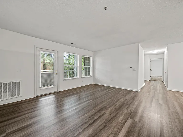Salem Run Apartment Homes — Photo 8