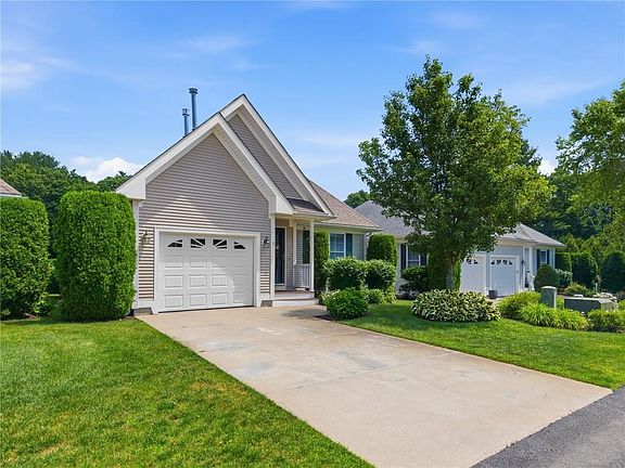 2nd image of 7 Daisy Ln
