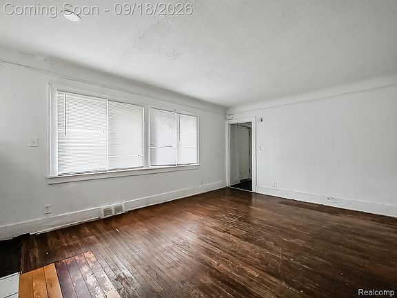 3rd image of 12778 Meyers Rd