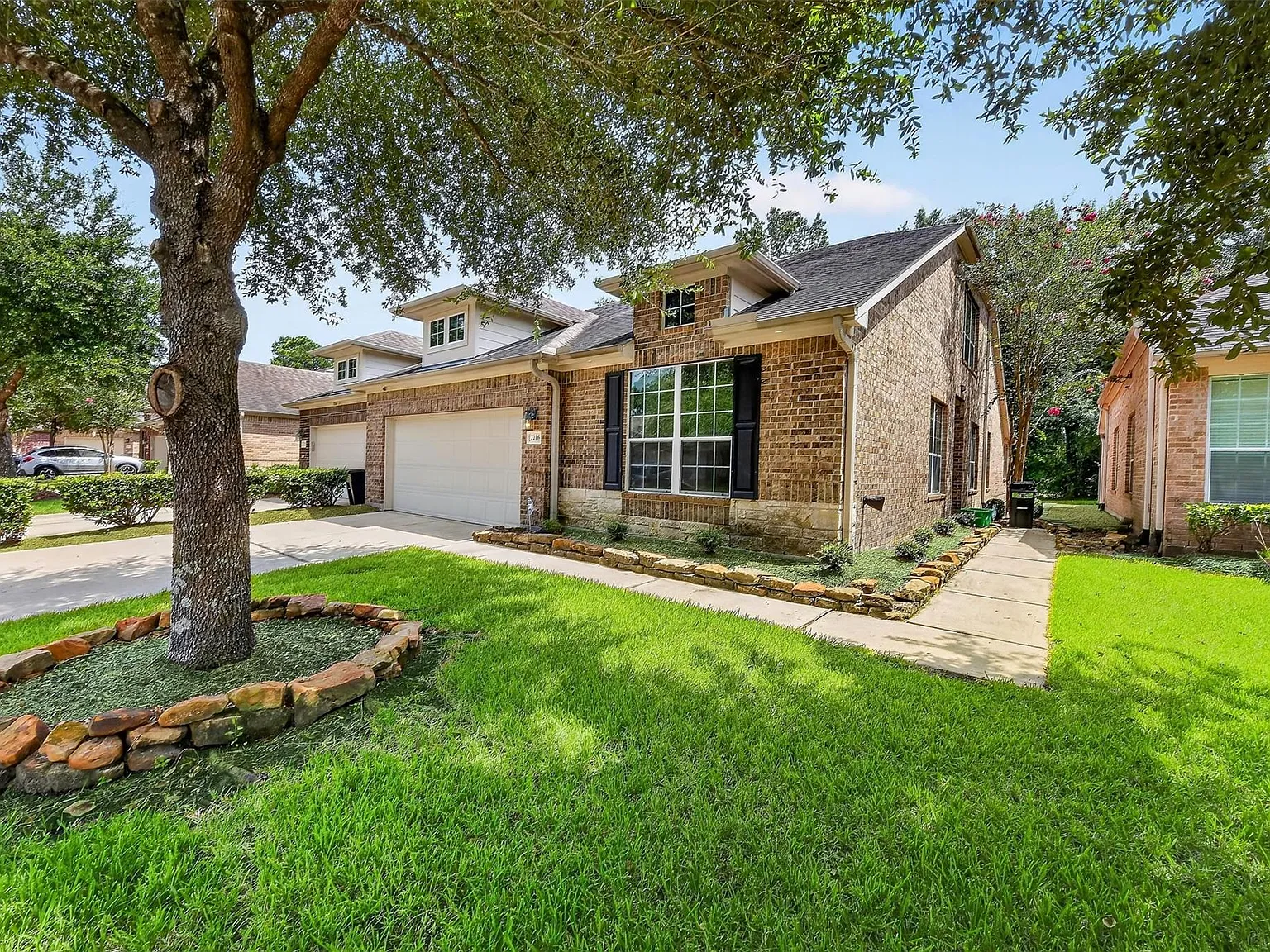 3 bed, 3.0 bath, 2546 sqft, $2,300 — Photo 1