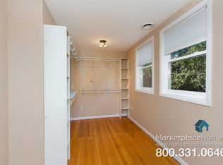 244 W Ridgeland Ave, Waukegan, IL 60085