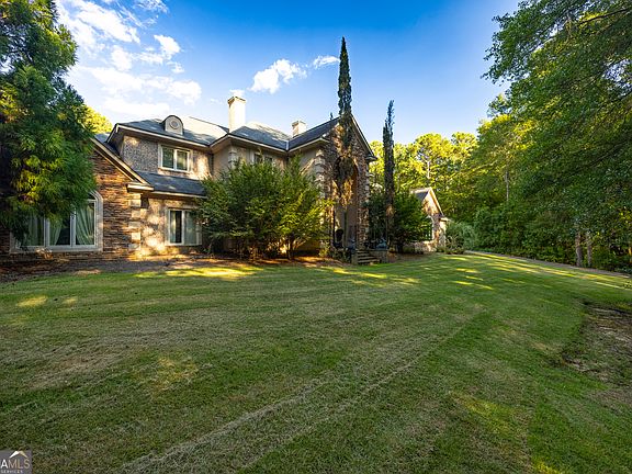 2nd image of 595 Grey Rock Dr