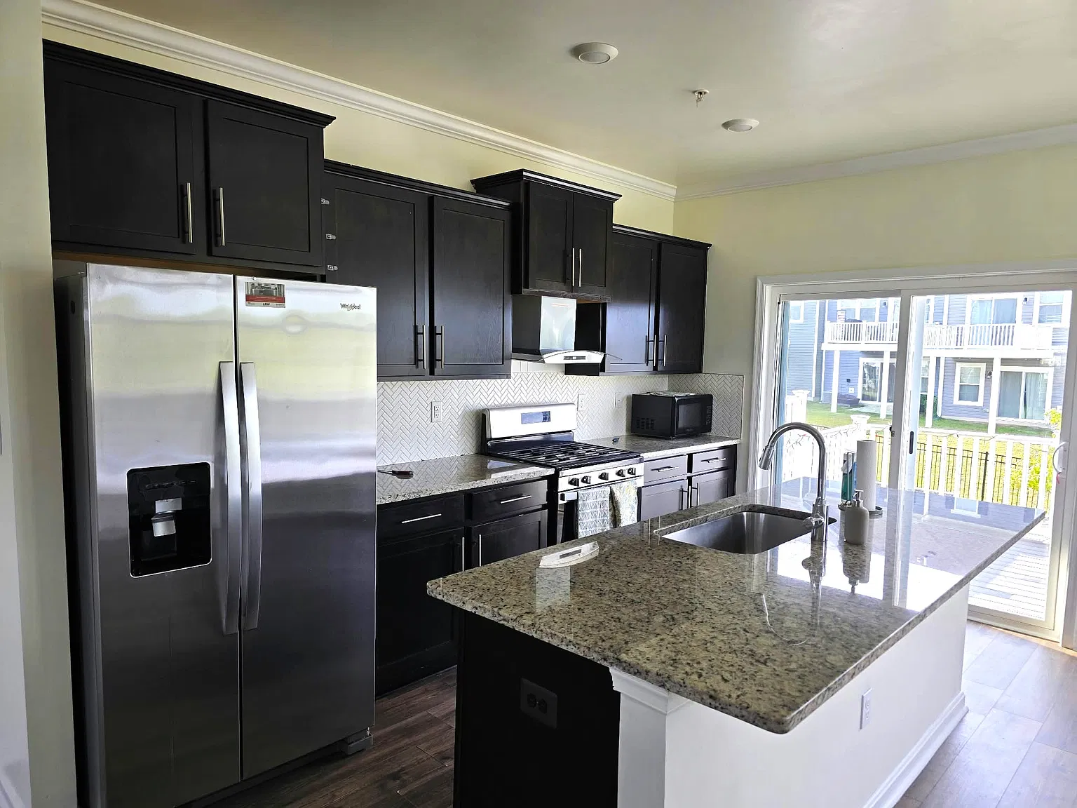 5 bed, 1969 sqft, $3,000 — Photo 3