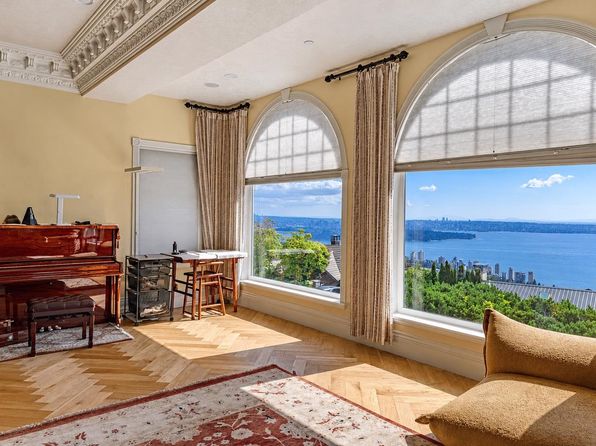 5 bedroom rental in West Vancouver — photo 8