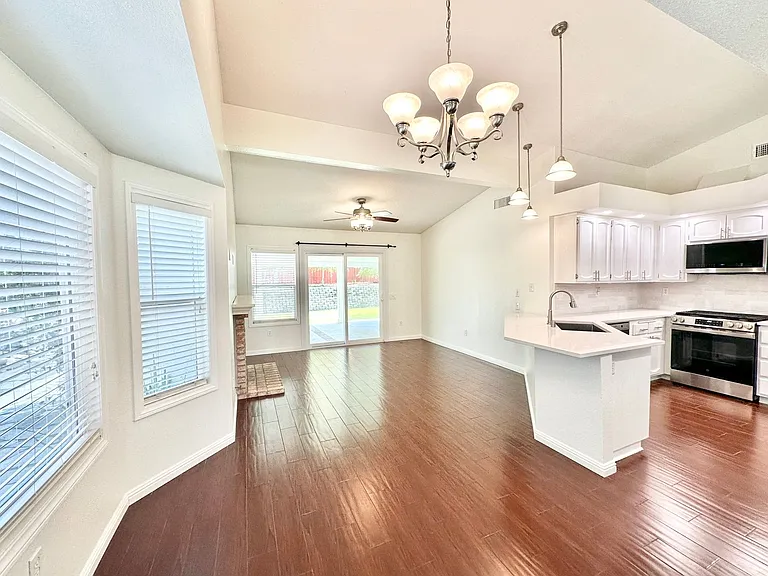 1415 Henshaw Rd — Photo 14