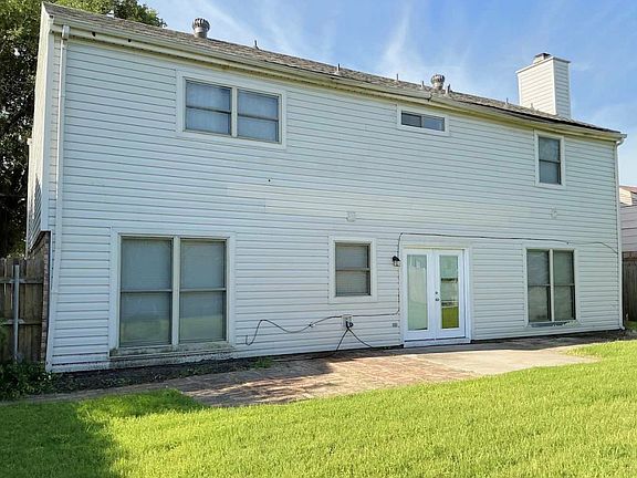 3rd image of 2618 Remmington Dr #B6