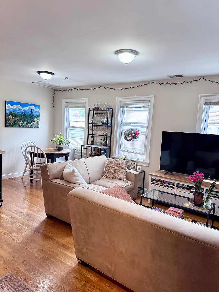 Building Photo - 169 Thorndike St #2