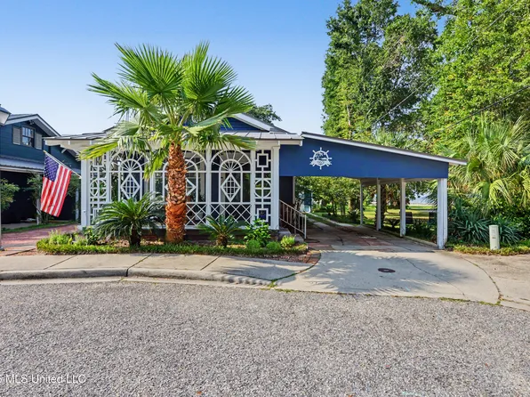 963 Schwan Ct, Biloxi, MS 39530