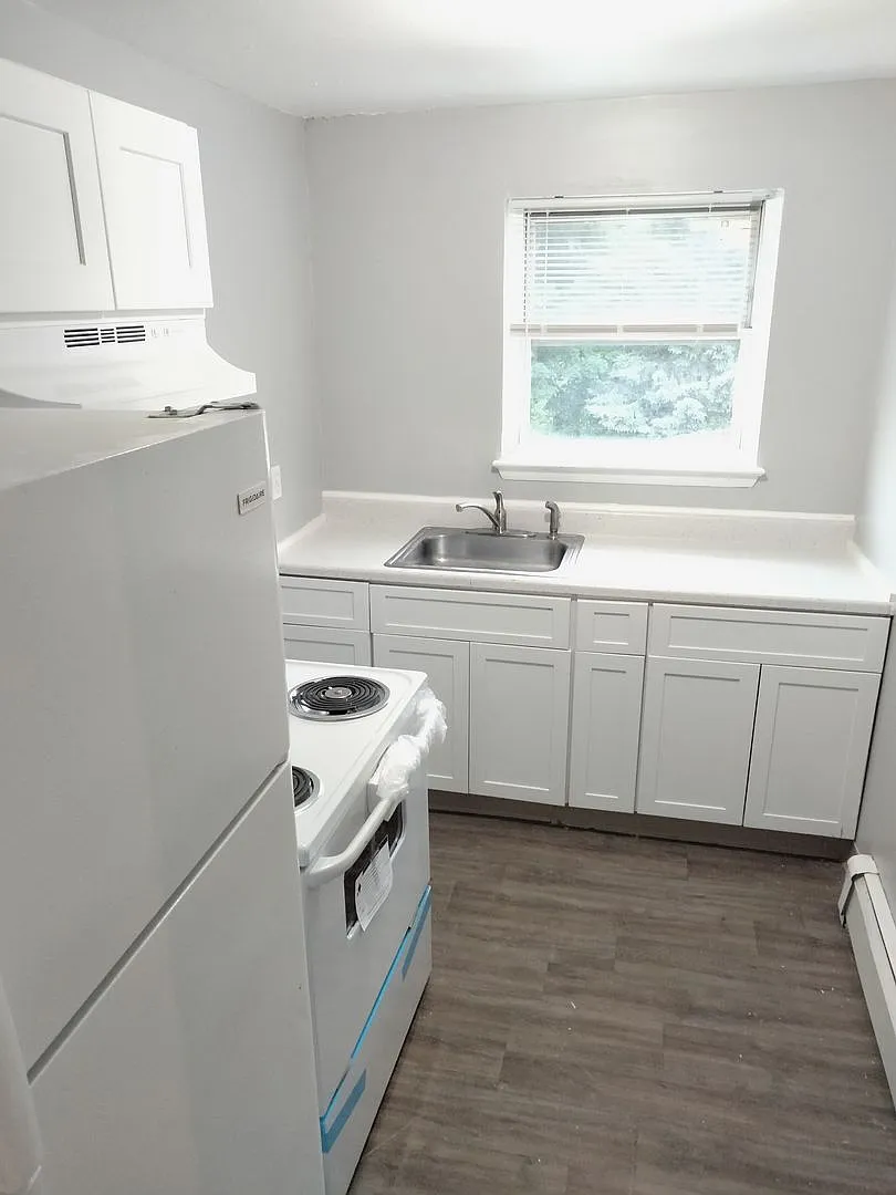 145 Sisson Avenue — Photo 2