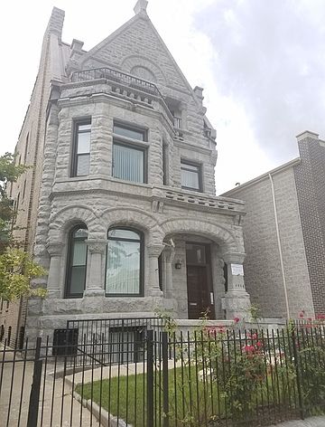 1st image of 4404 S King Dr APT 1