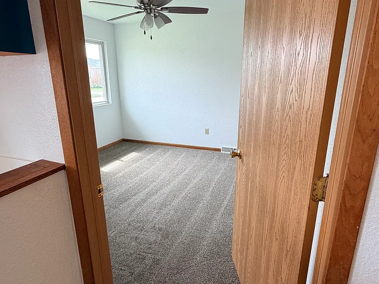 680 Hathaway St #3 — Photo 10