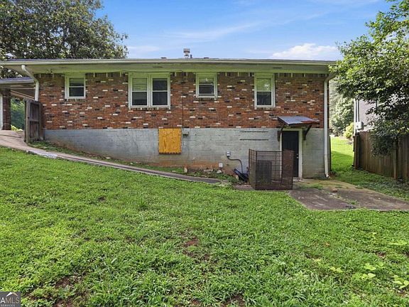 4th image of 1513 Dianne Ct SE