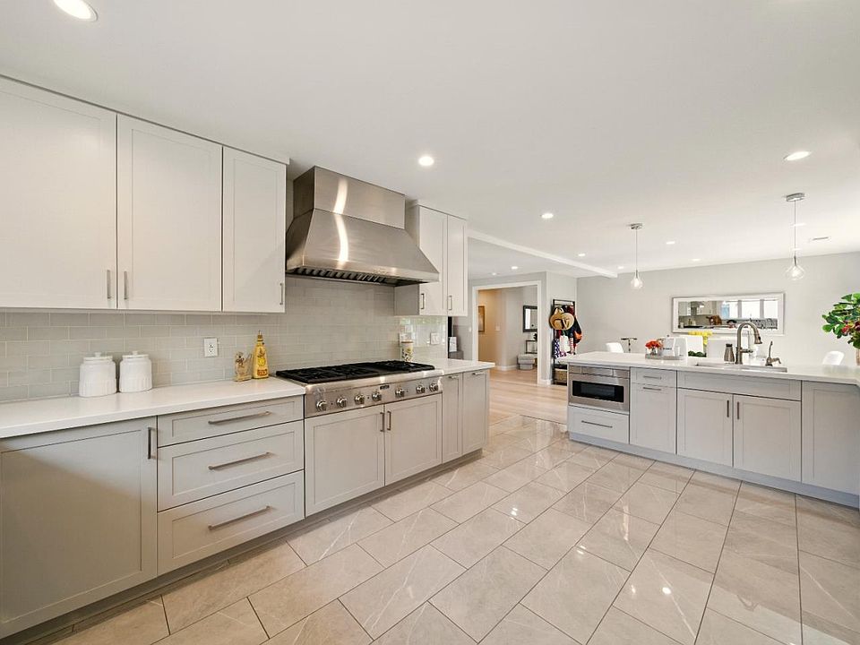 1st image of 660 Giralda Dr