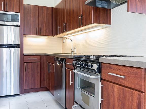 4th image of 35 E 35th St APT 5M