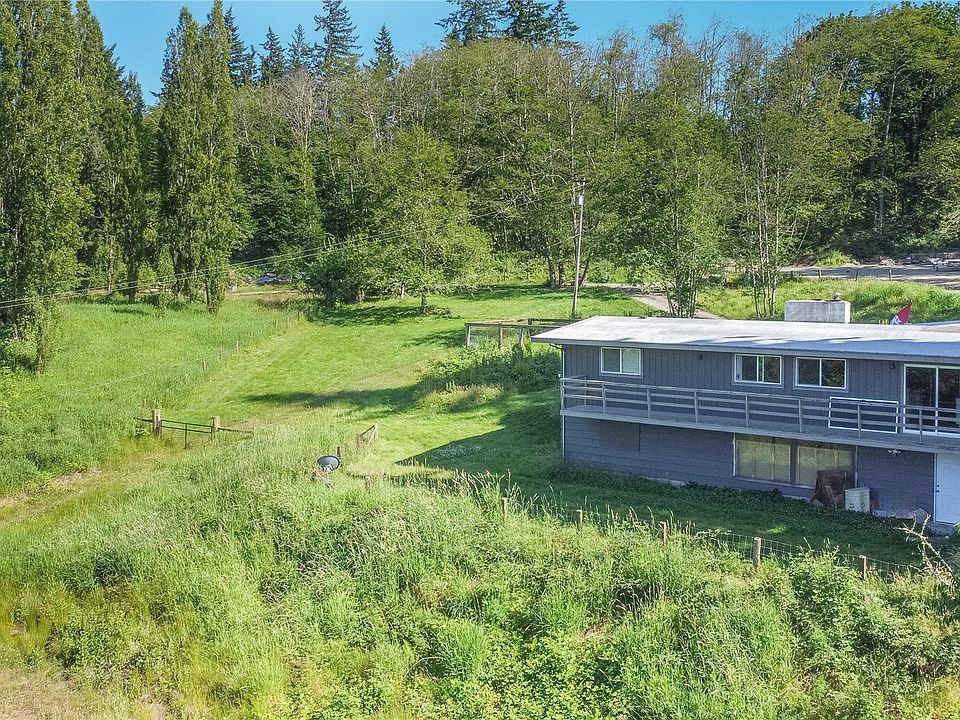 1st image of 305 NE Waaga Way