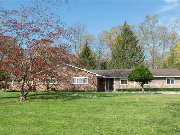 13 Lindencrest Drive, Danbury, CT 06811