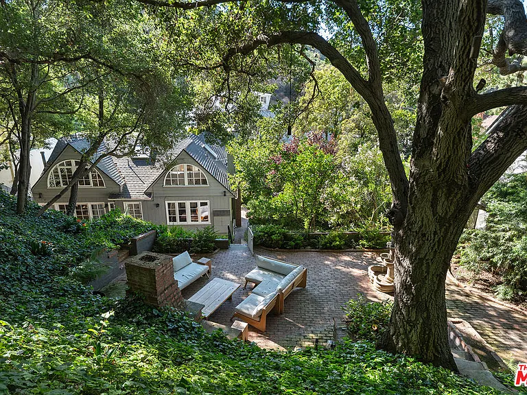 8926 Wonderland Ave — Photo 25