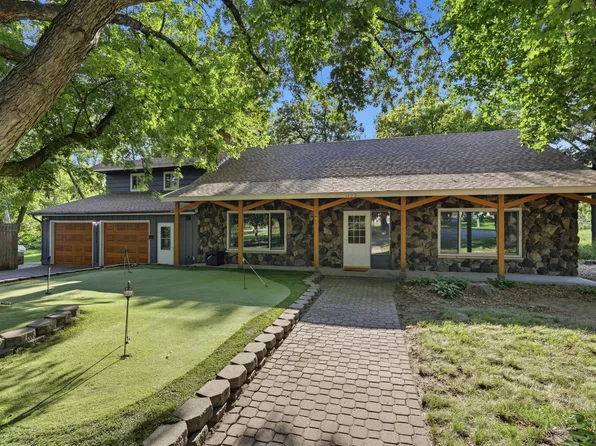 14823 Walker Pl, Minnetonka, MN 55345