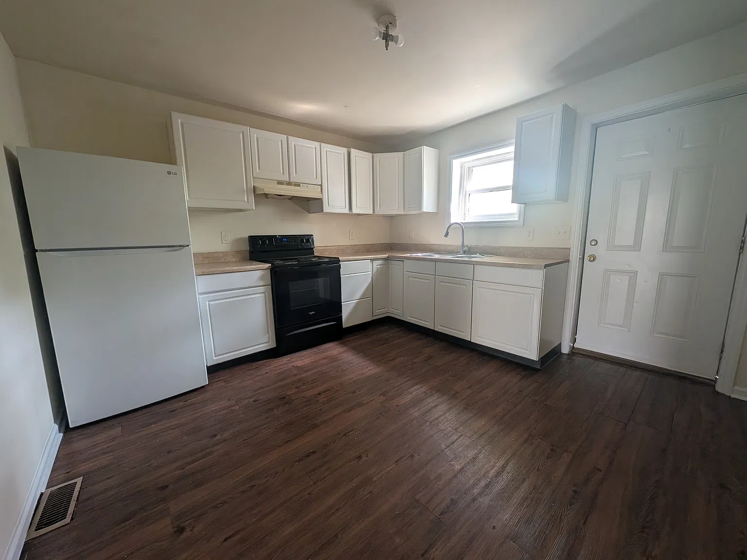 609 West 9th Street - 609 — Photo 2