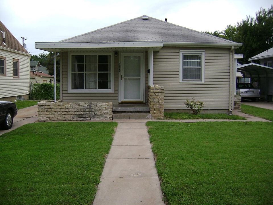 Picture of home from the street in front