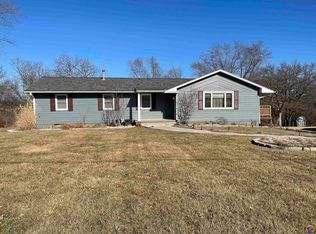 2322 NE 39th St, Topeka, KS 66617