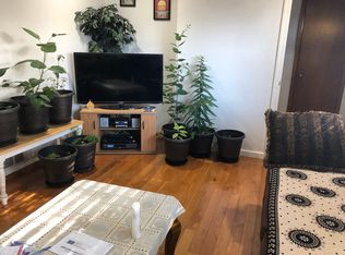 6 Hunt St, Iselin, NJ 08830