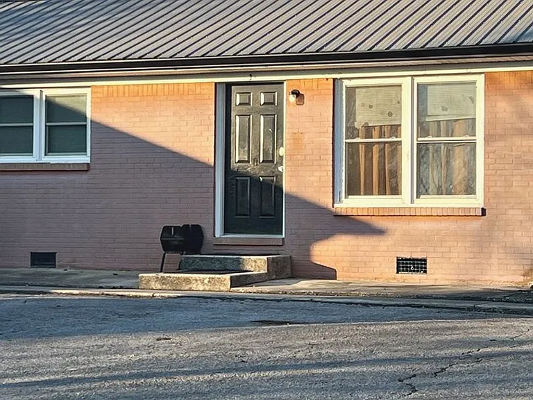 Couch Apartments — Photo 14