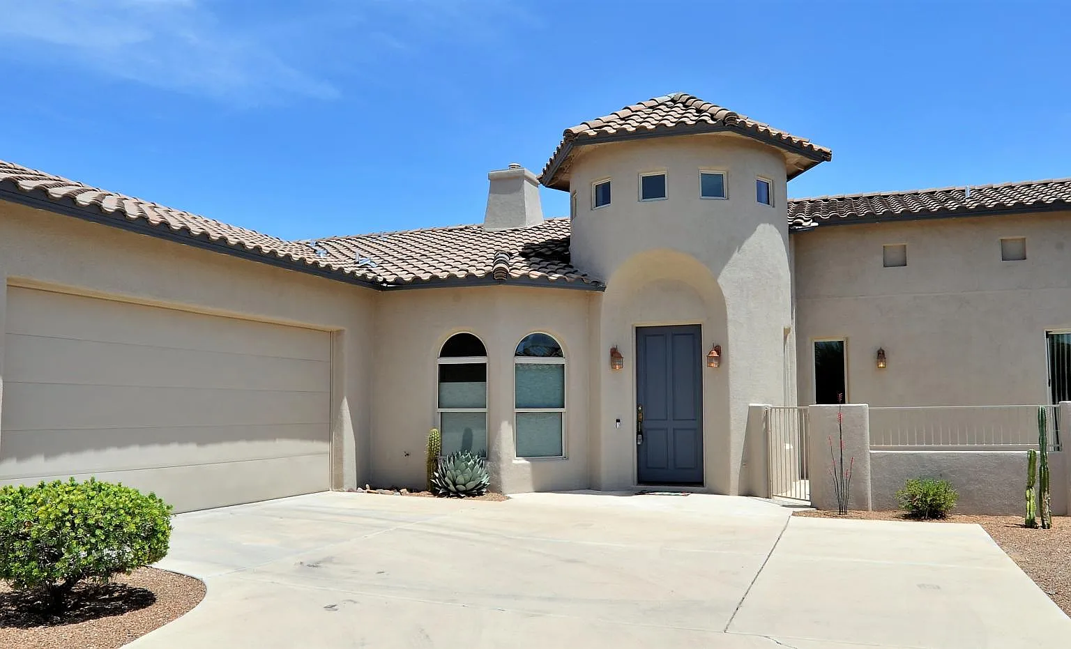 3 bed, 2333 sqft, $3,295 — Photo 3