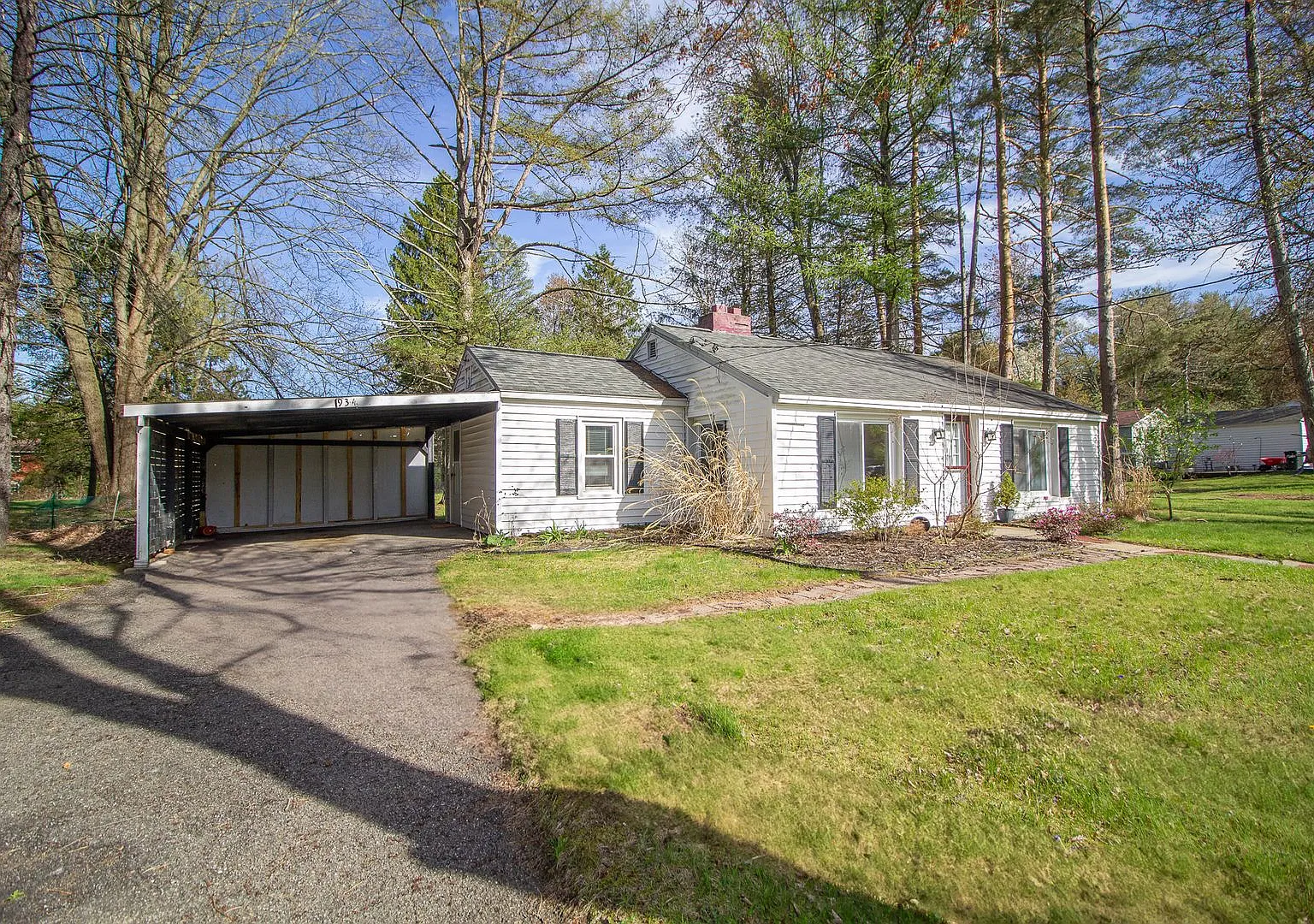 2 Bd - 1ba 1,015 Sf | Niskayuna School District — Photo 2