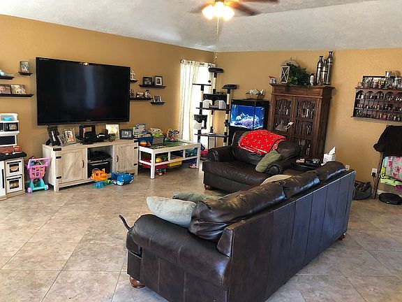 3rd image of 2227 Pilgrims Bend Dr