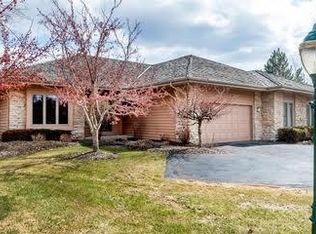 1219 E Sweetbriar Ln, Hartland, WI 53029