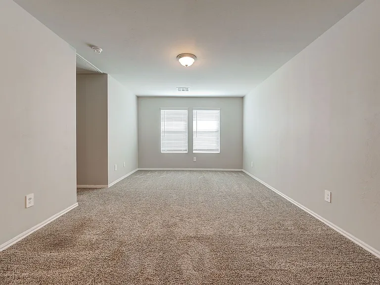 10516 NW 24th St — Photo 31