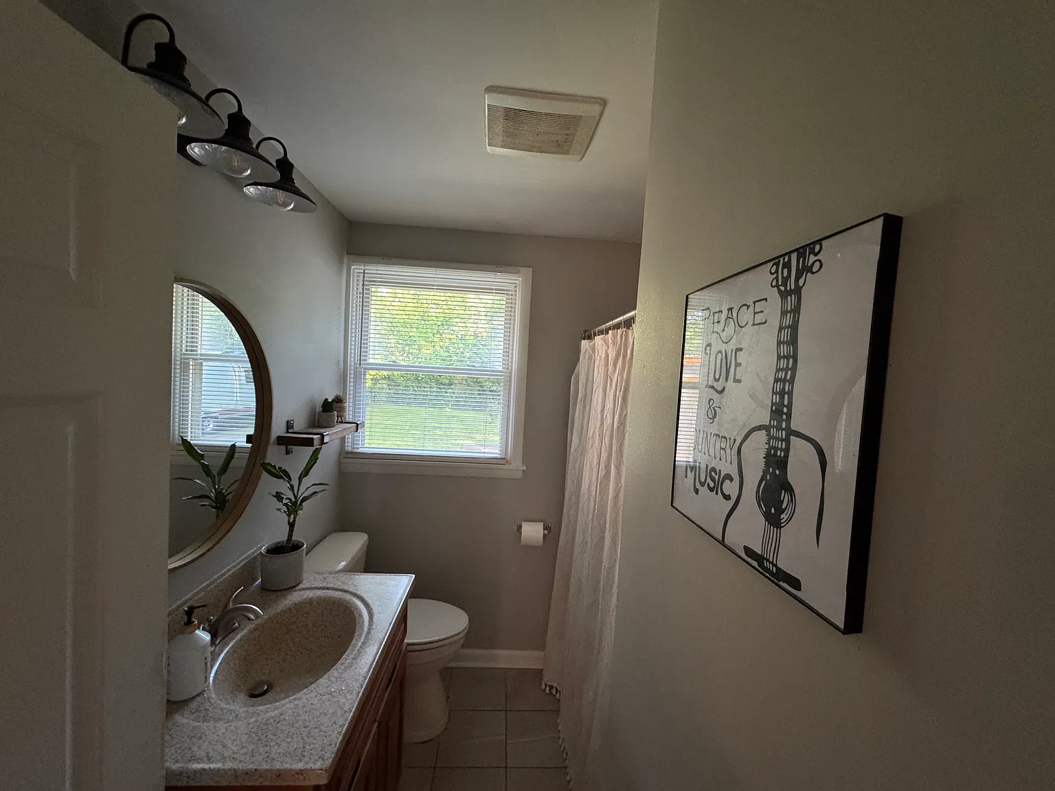 3 bed, 1225 sqft, $3,000 — Photo 2