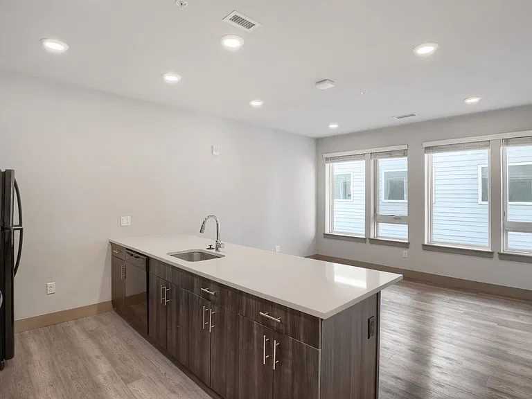 4923 King St — Photo 85