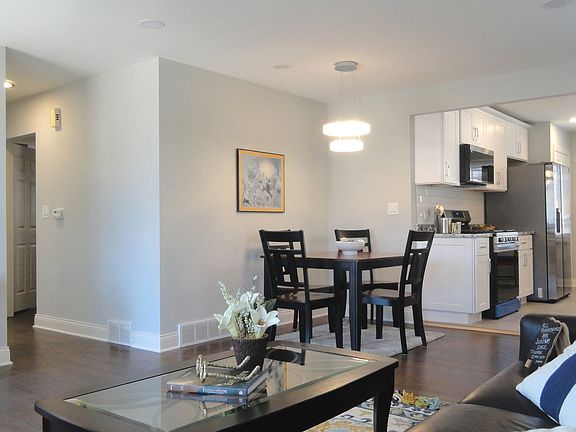 3rd image of 3136 Cuyler Ave