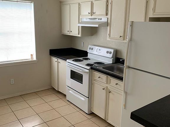 3rd image of 6805 Greystone Dr #A